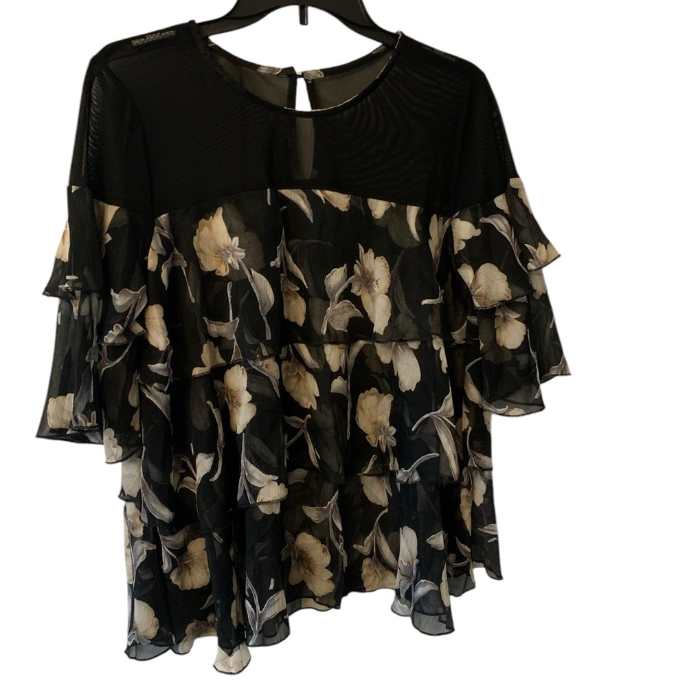 Jodifl Tiered Shear Black And Crème Floral Keyhole Back Blouse Small‎